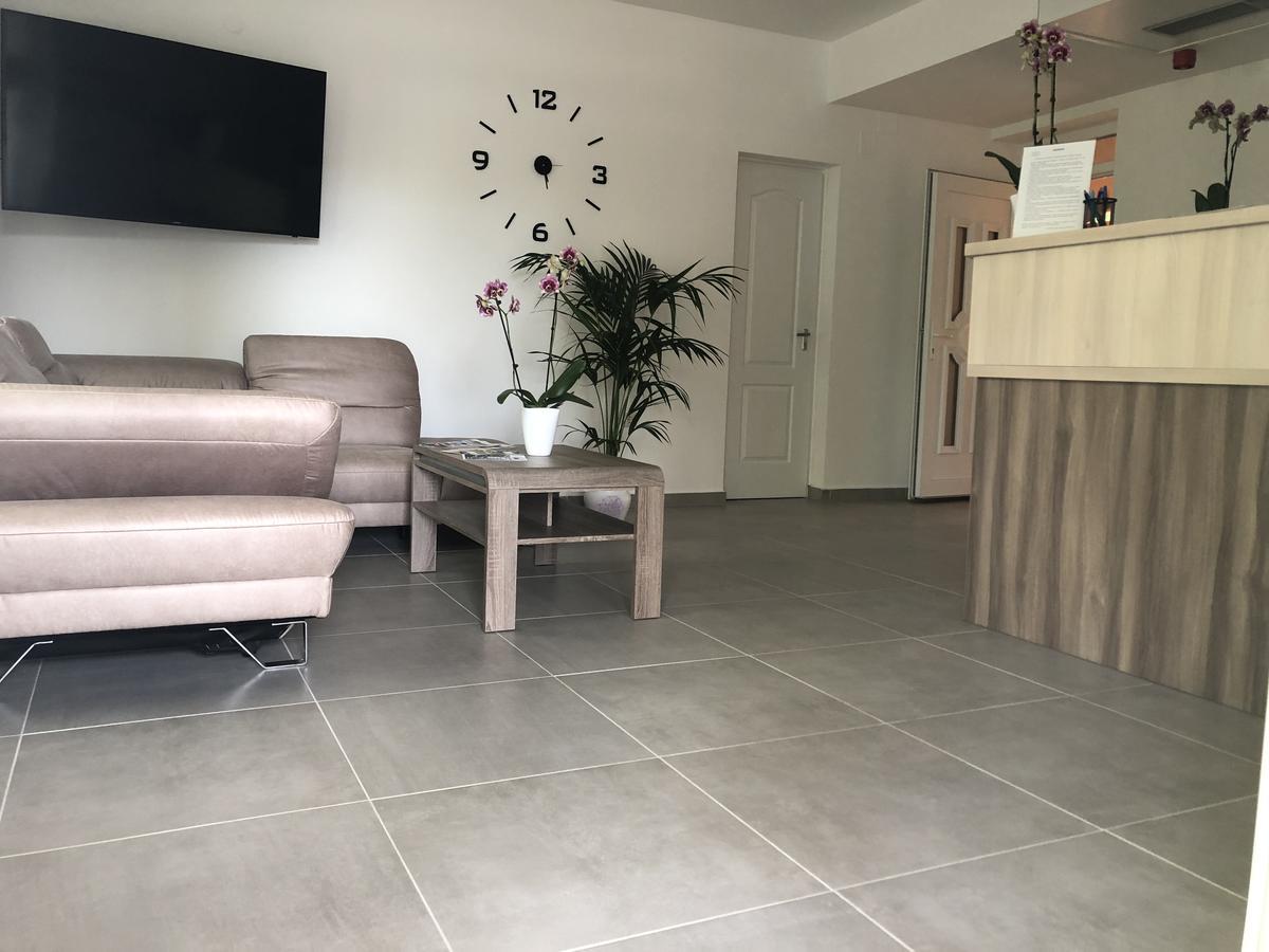 Boro Apartman Tiszafüred Esterno foto