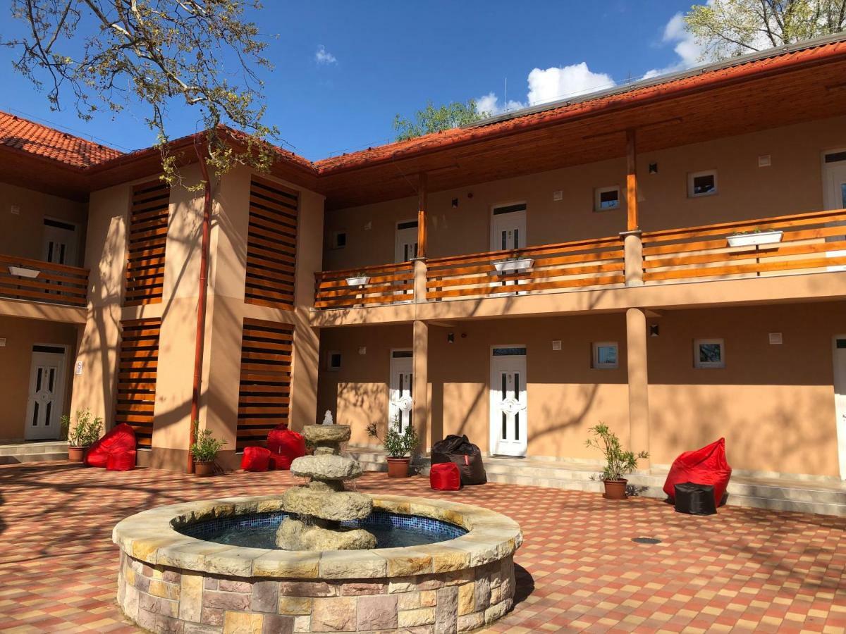 Boro Apartman Tiszafüred Esterno foto